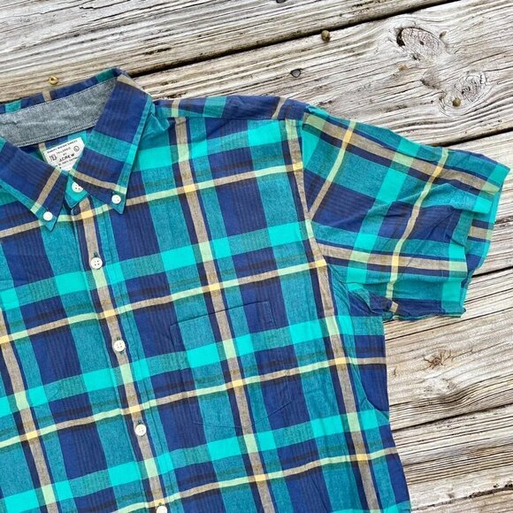 J crew plaid button down short sleeve shirt - Picture 3 of 5